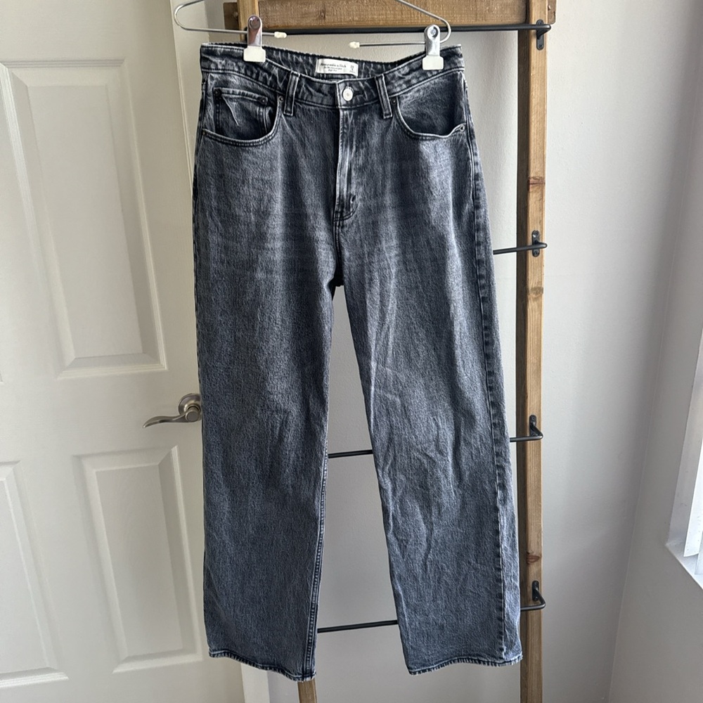 Abercrombie & Fitch Curve 90’s Relaxed High Rise Black Jean